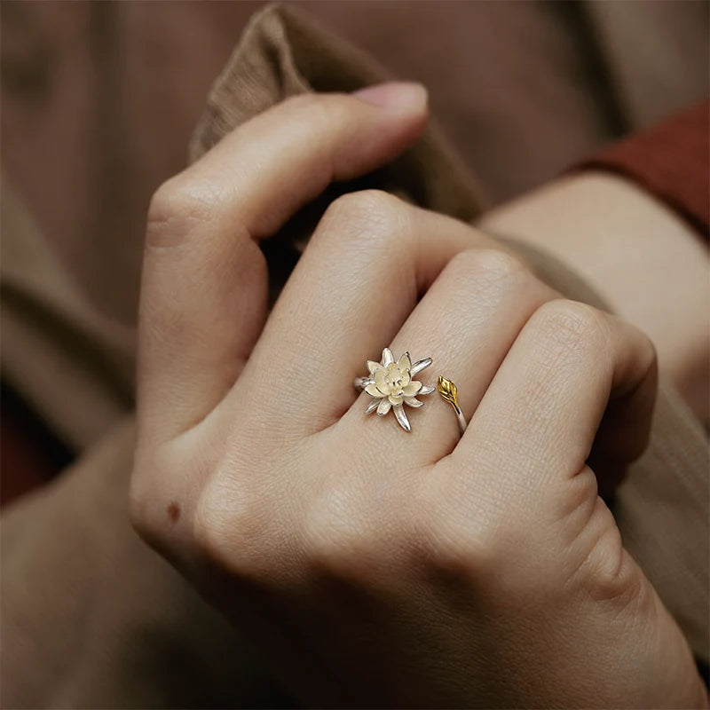 Untamed Water Lily Ring